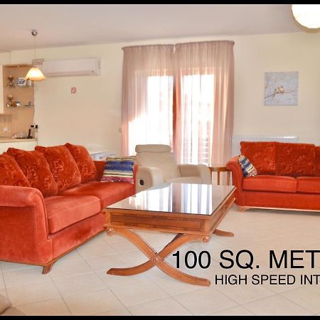 Giorgos Large Size Apartments -Family Friendly With Free Parking And Yard Views Heraklion Exterior foto