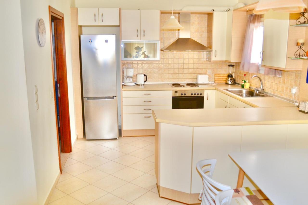 Giorgos Large Size Apartments -Family Friendly With Free Parking And Yard Views Heraklion Exterior foto