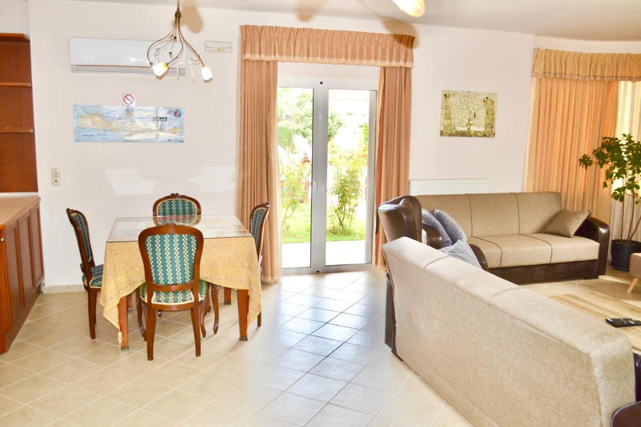 Giorgos Large Size Apartments -Family Friendly With Free Parking And Yard Views Heraklion Exterior foto
