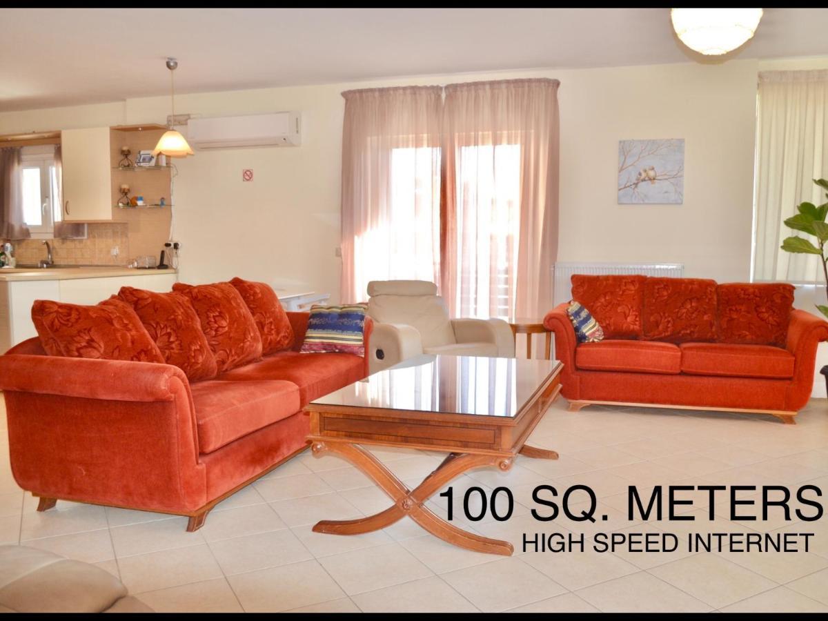 Giorgos Large Size Apartments -Family Friendly With Free Parking And Yard Views Heraklion Exterior foto